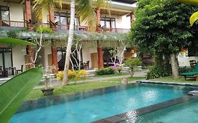 Nyoman Sandi Guest House